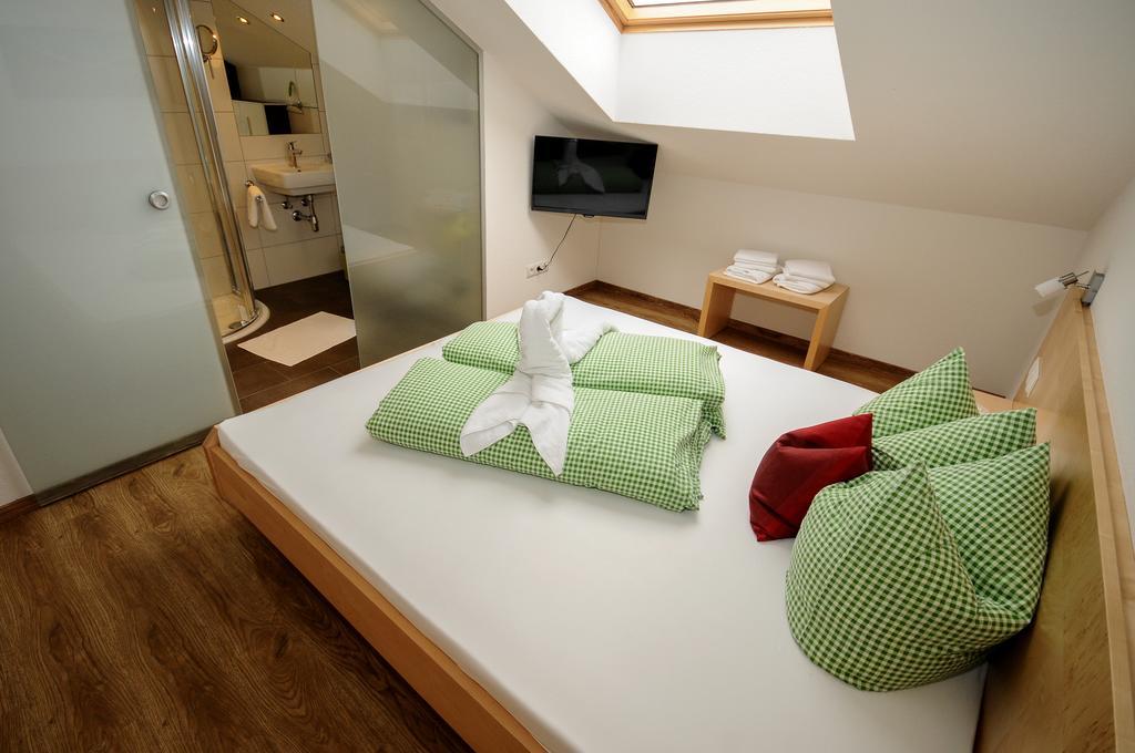 Ferienwohnung Gundolf Christine Arzl im Pitztal Room photo