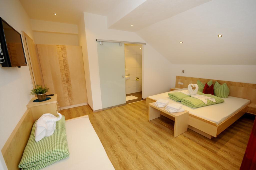 Ferienwohnung Gundolf Christine Arzl im Pitztal Room photo