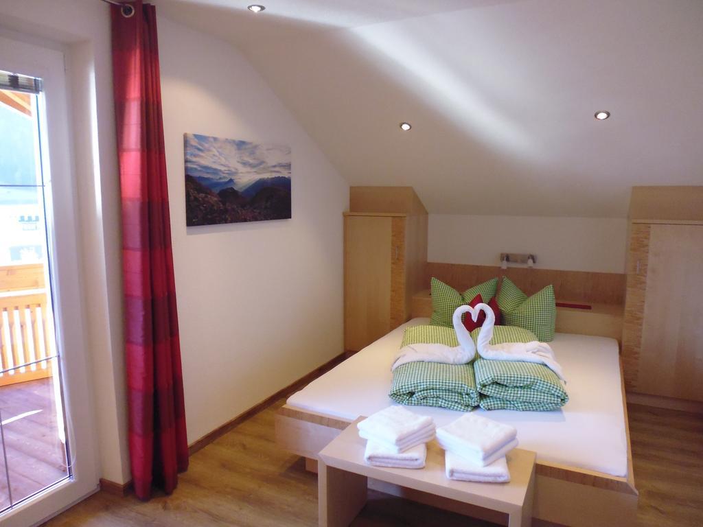 Ferienwohnung Gundolf Christine Arzl im Pitztal Room photo